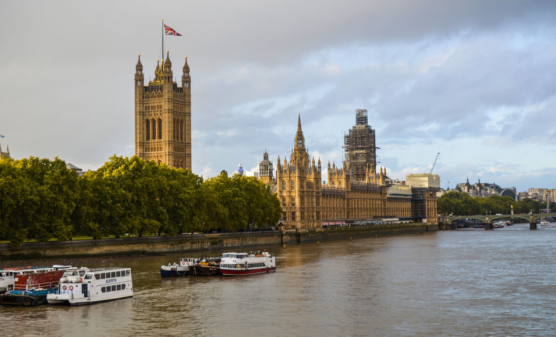 the palace of westminster near the river thames